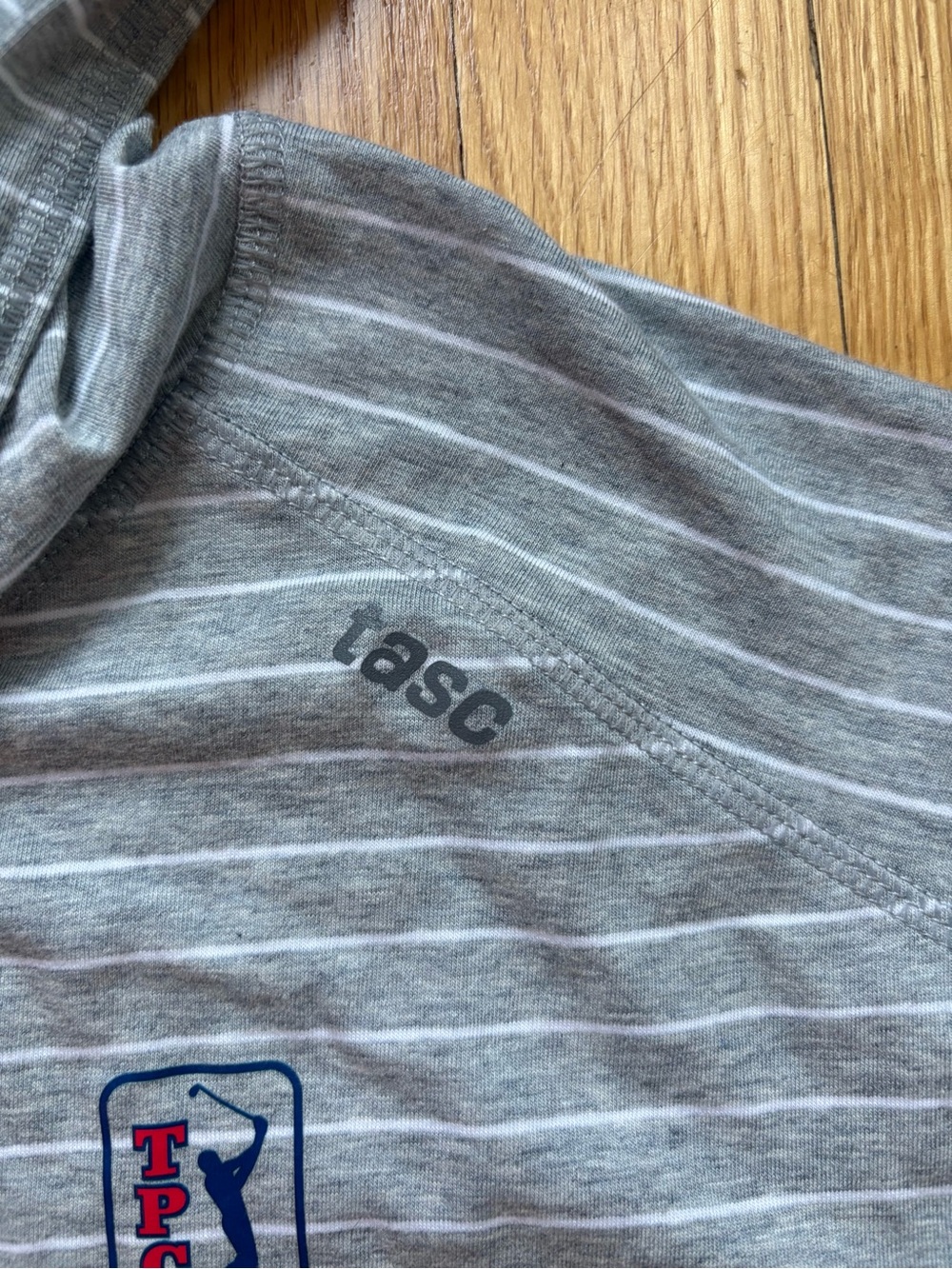 NWT Tasc Performance Men’s Carrollton Lightweight Hoodie TPC Summit Medium Gray - Picture 3 of 7